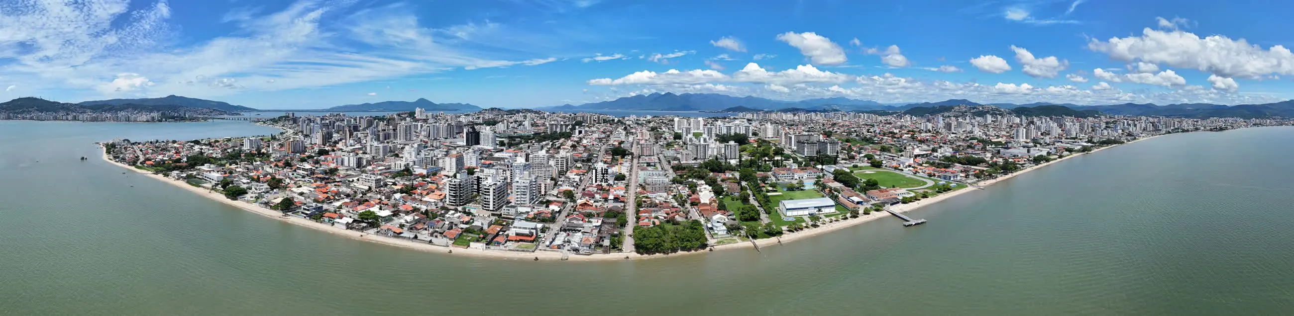 Vista aérea do Balneário Estreito com a localização do Maranello Residence sinalizada